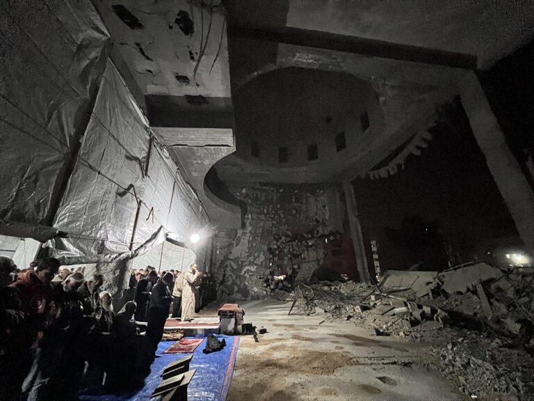 Beneath shattered minarets, Gaza holds its first Tarawih prayer