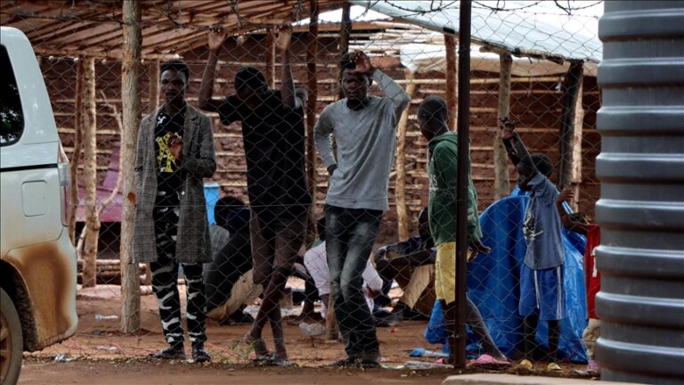 Chad closes border with Sudan citing cross-border incursions by warring parties