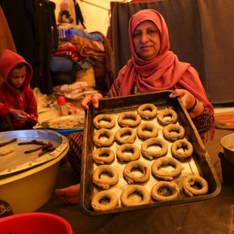 Ramadan ends for Gazans as they prepare for Eid under grim conditions