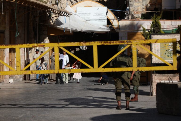 Israeli forces shut Ibrahimi Mosque in Hebron ‘until further notice’