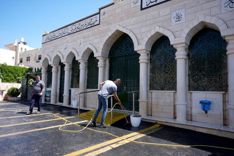 Jewish settlers damage mosque and destroy only water supply to West Bank village