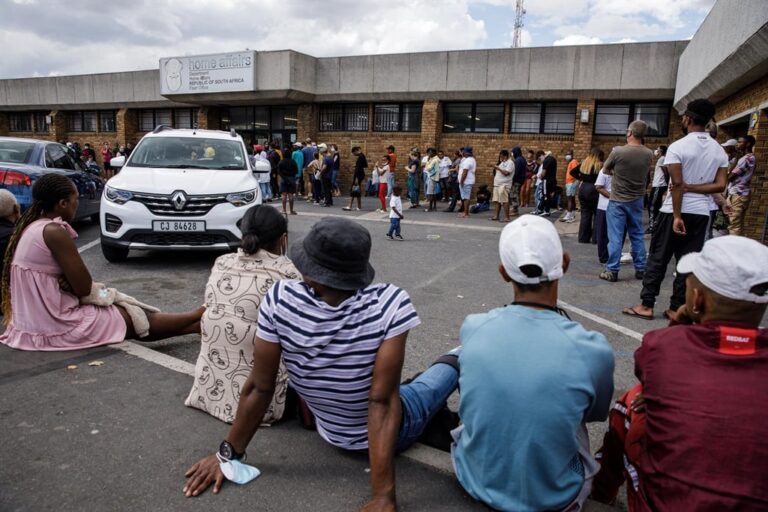 Asylum Seekers trapped in SA Home Affairs ‘living nightmare’